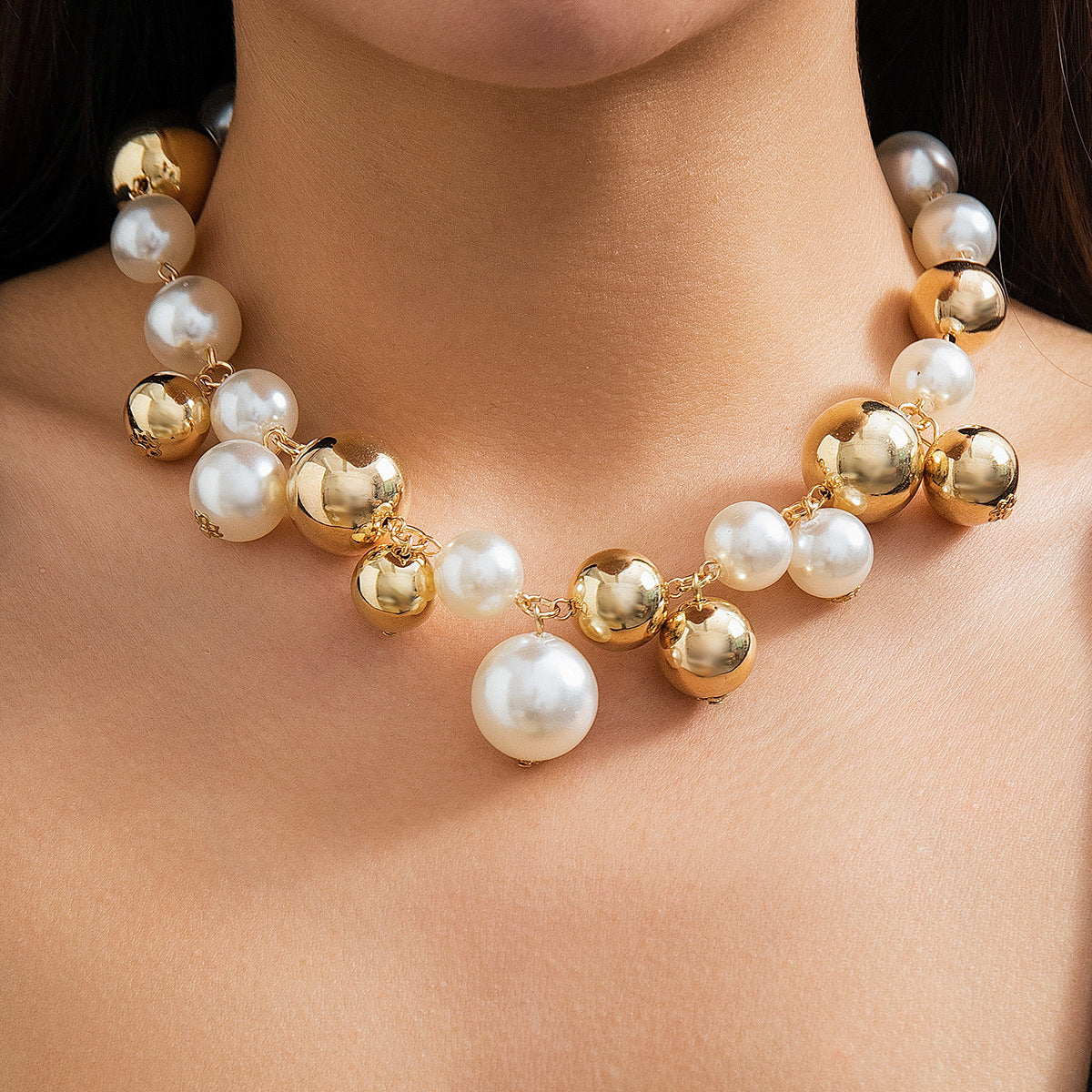 Women's Chunky Beaded Pearl Choker Necklace