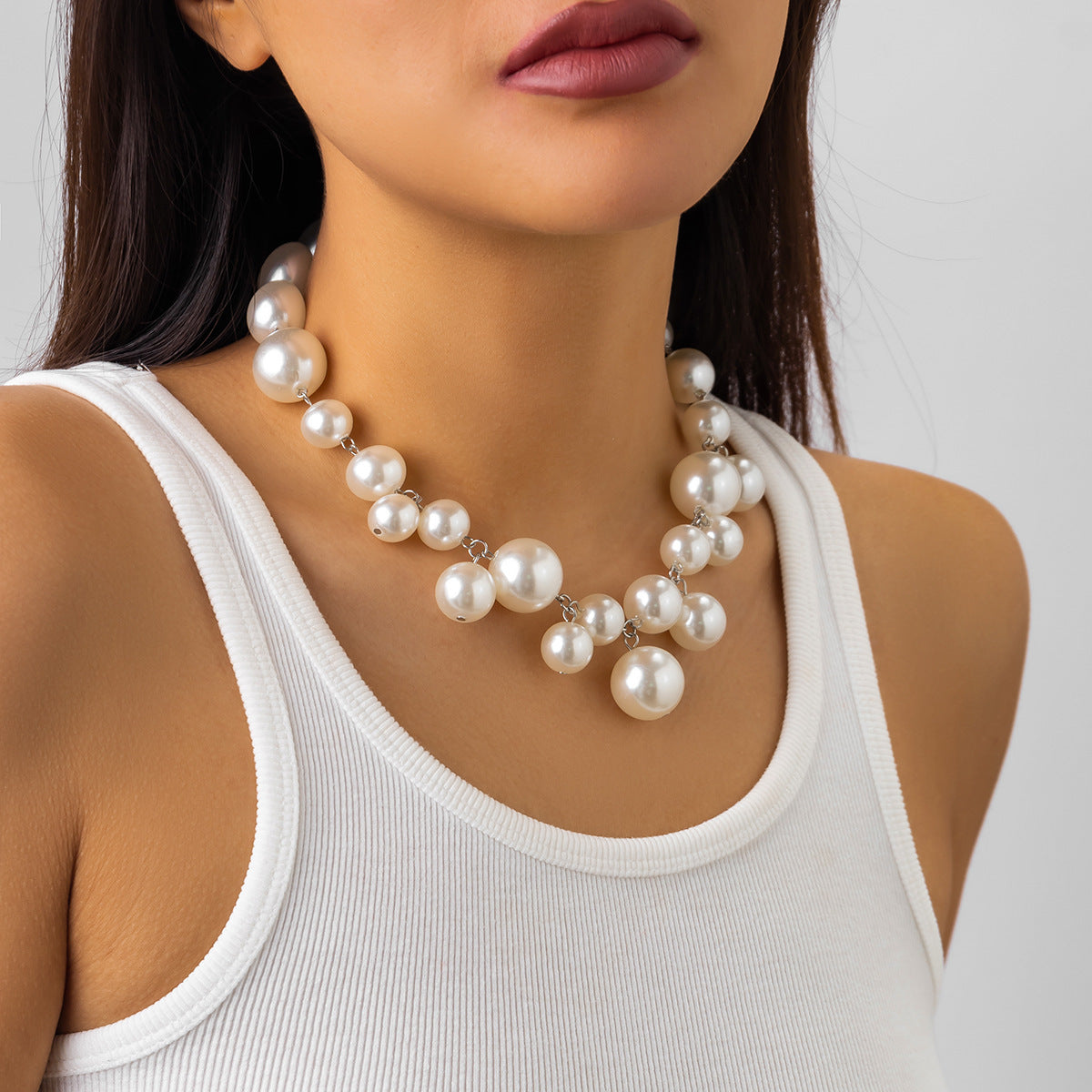 Women's Chunky Beaded Pearl Choker Necklace