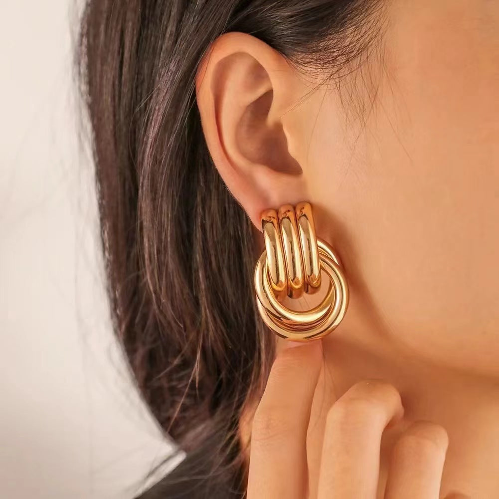 Women’s Chunky Interlocking Hoop Earrings