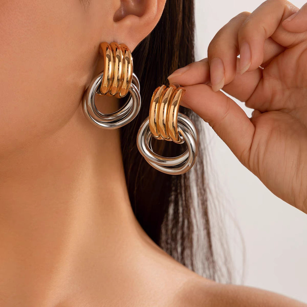 Women’s Chunky Interlocking Hoop Earrings