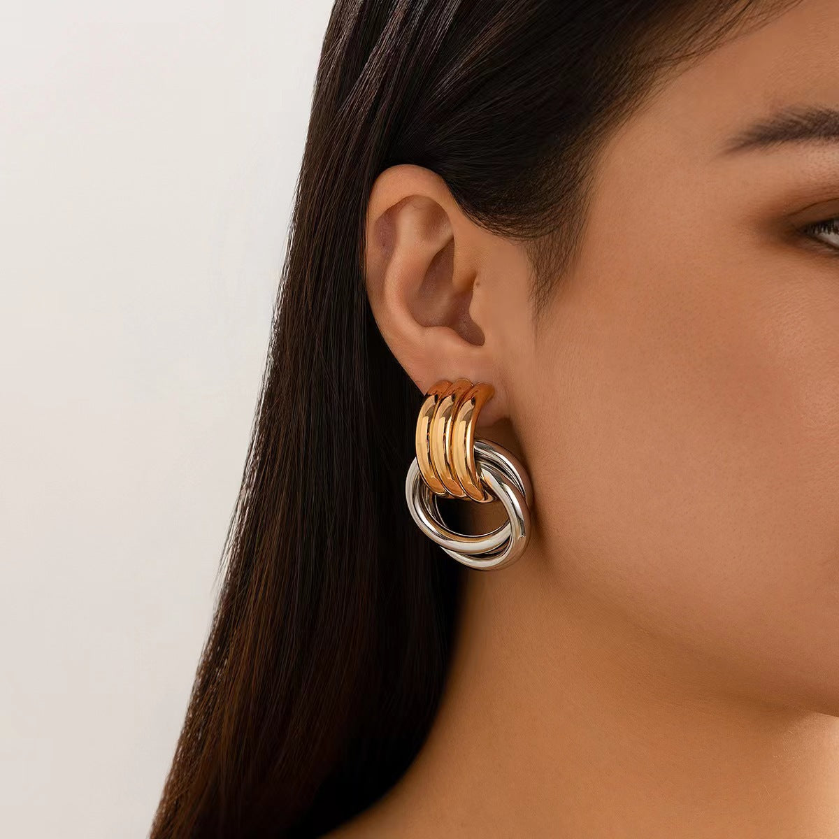 Women’s Chunky Interlocking Hoop Earrings