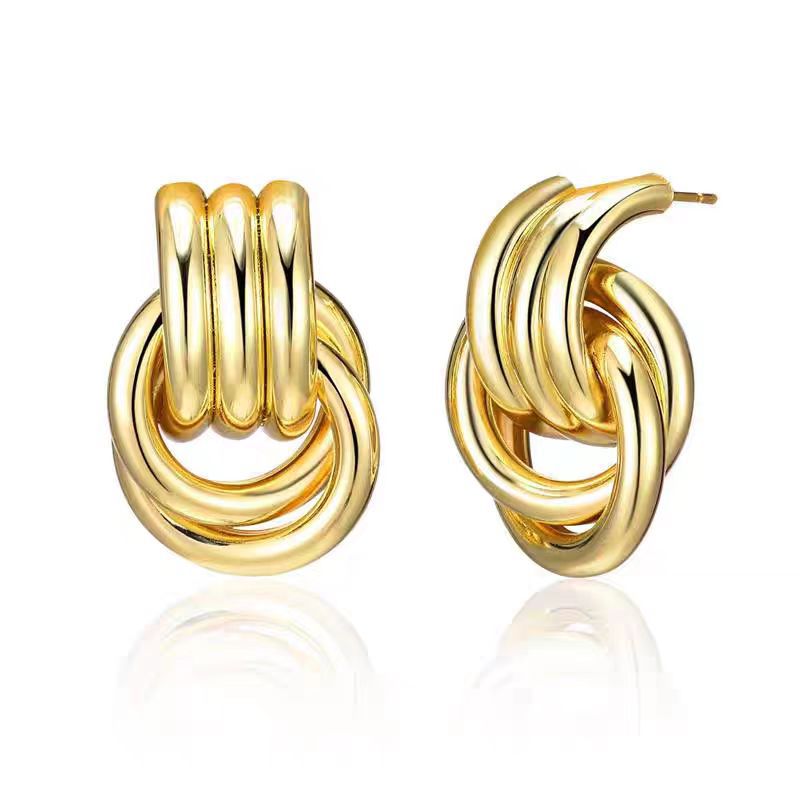 Women’s Chunky Interlocking Hoop Earrings